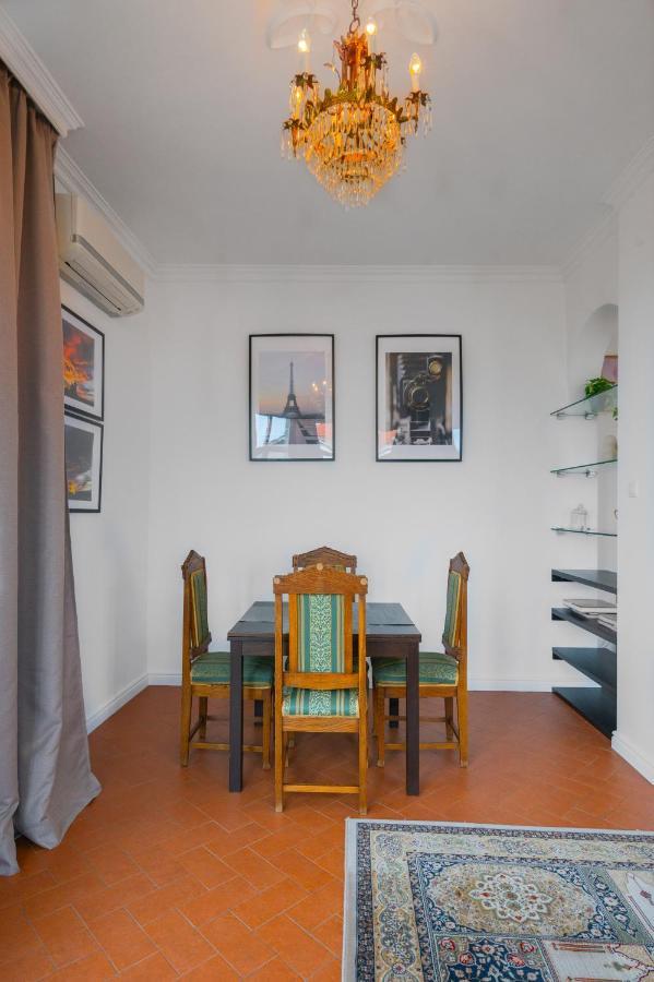 Majestic 1bd Near Nevsky Cathedral With Balcony *